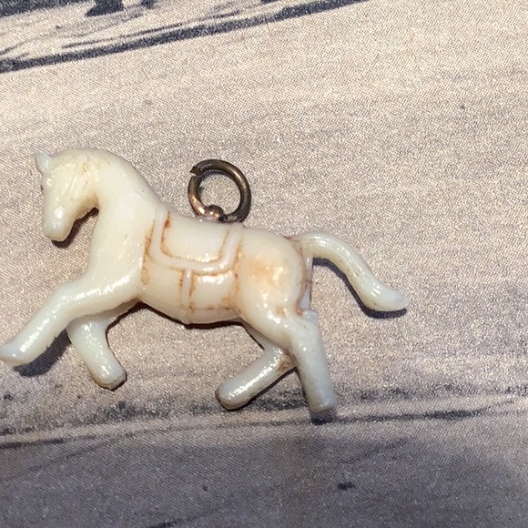 VINTAGE 1940s CRACKER JACK CELLULOID PRIZES (4) horse, donkey horseshoe Pegasus* - Picture 6 of 10
